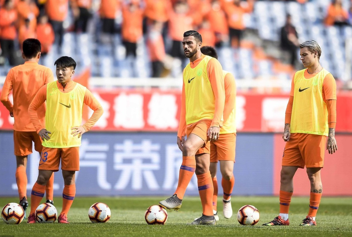 鲁能主场胜利，豪取四连胜