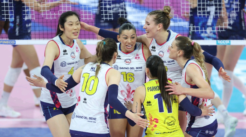 包含匈牙利球员发挥出色，成功进军下一轮比赛的词条