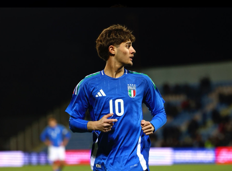 开云体育-紧张气氛四溢，欧预赛赛场热血沸腾！的简单介绍