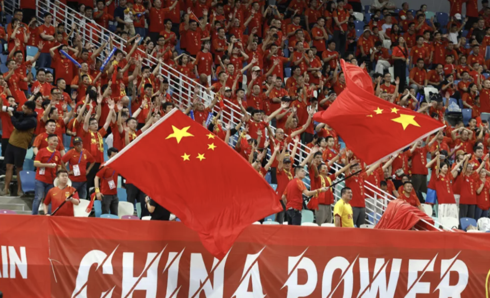 新任教练率队取得胜利，士气大振