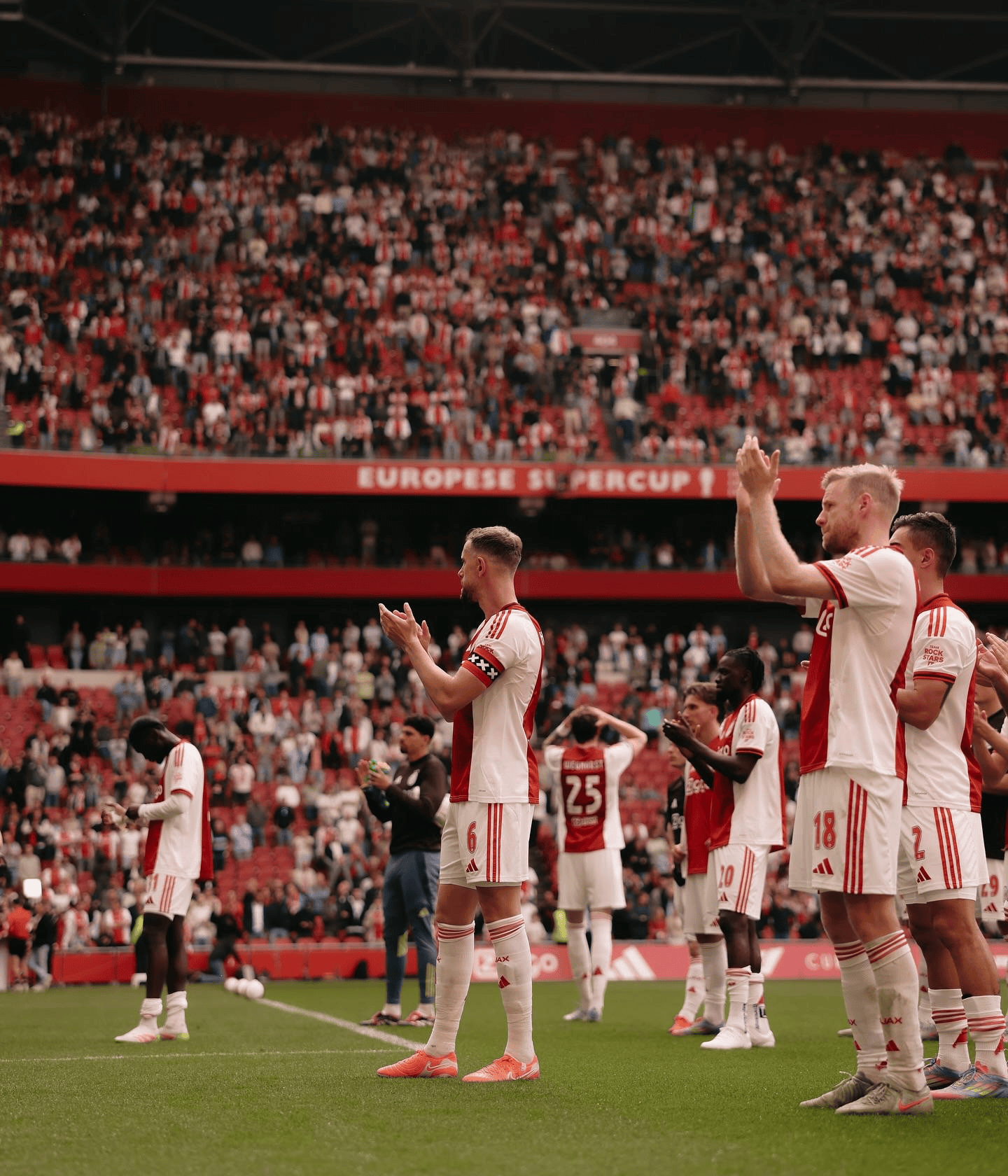 开云体育地址-关于阿贾克斯历史性晋级半决赛，荷甲球队惊艳世界！的信息