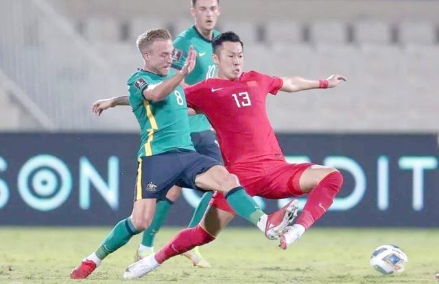 开云体育地址-关于壮观对决：足球比赛上演绝地反击的信息