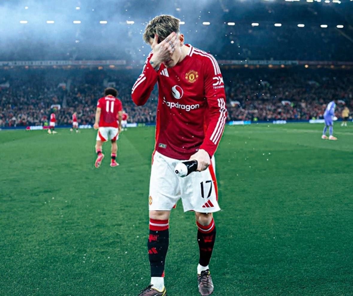 开云体育网站-曼联憾负终场哨声，痛失关键胜利