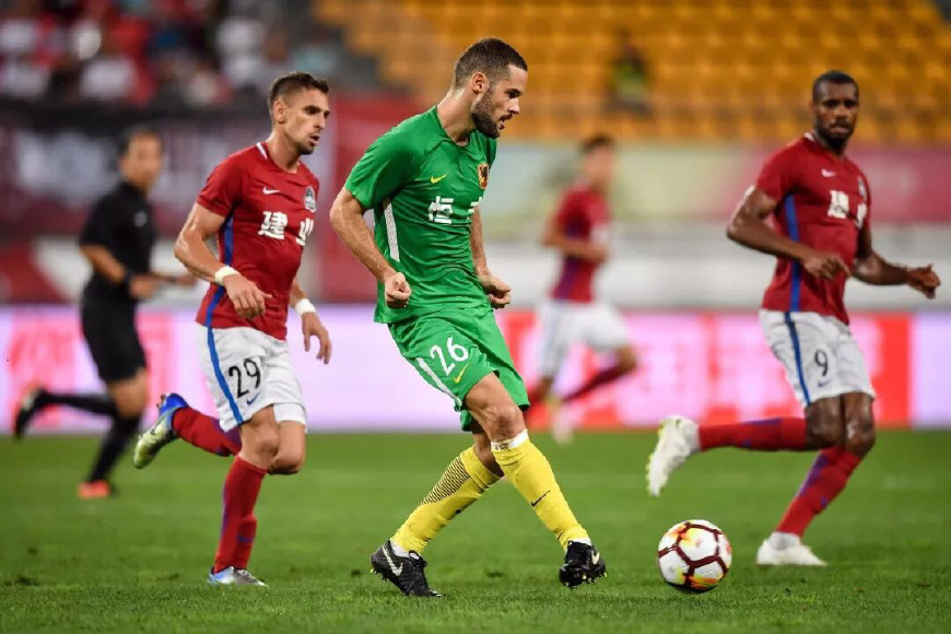 关于埃弗顿战平伯明翰，遭遇七轮不胜积分榜垫底的信息