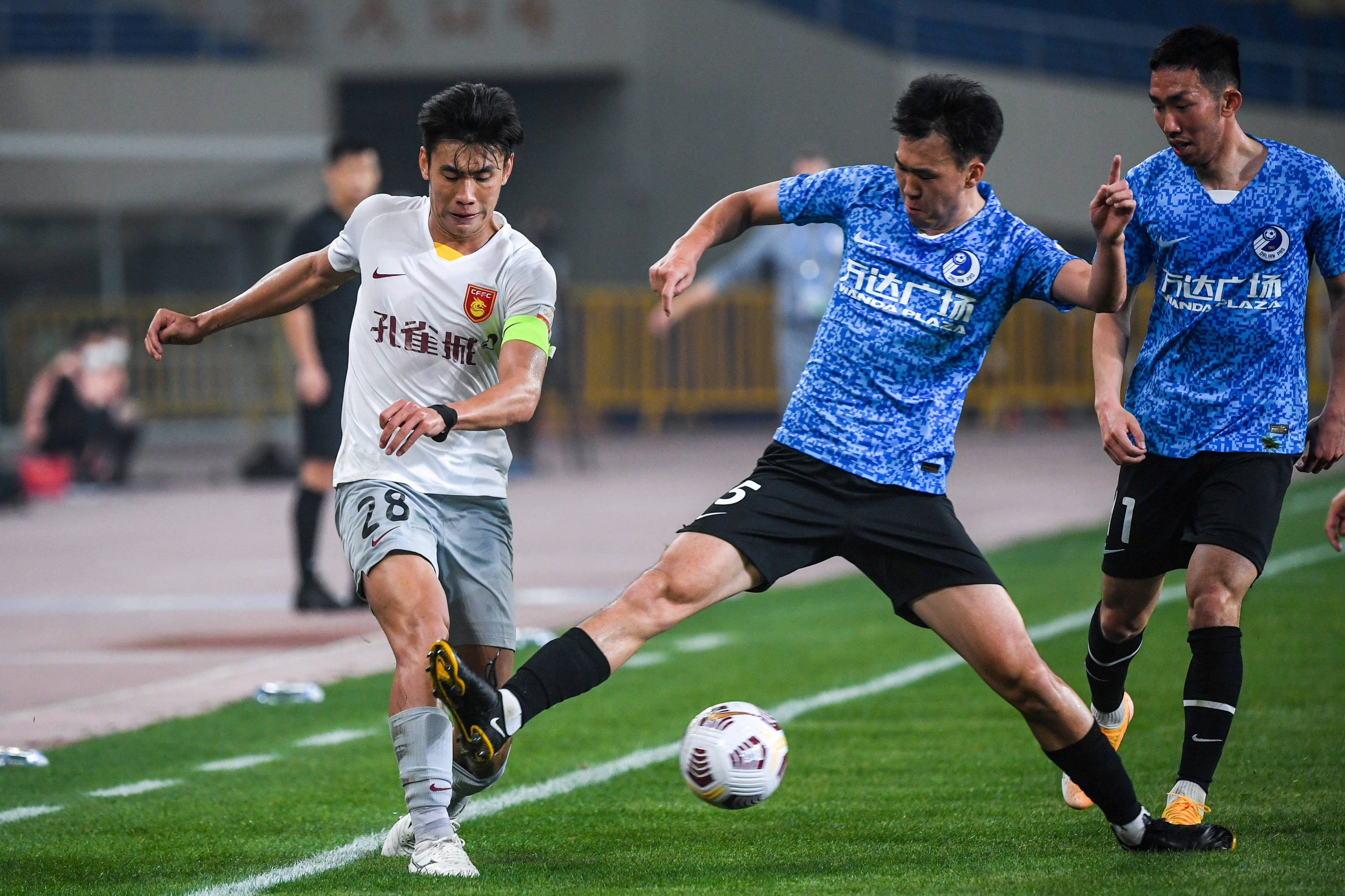 开云体育官网入口-观点：中超球队在赛场上表现亮眼，球迷心情激动