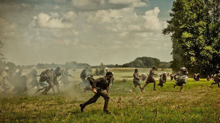 爱沙尼亚撼逆行，坚守顽强防线