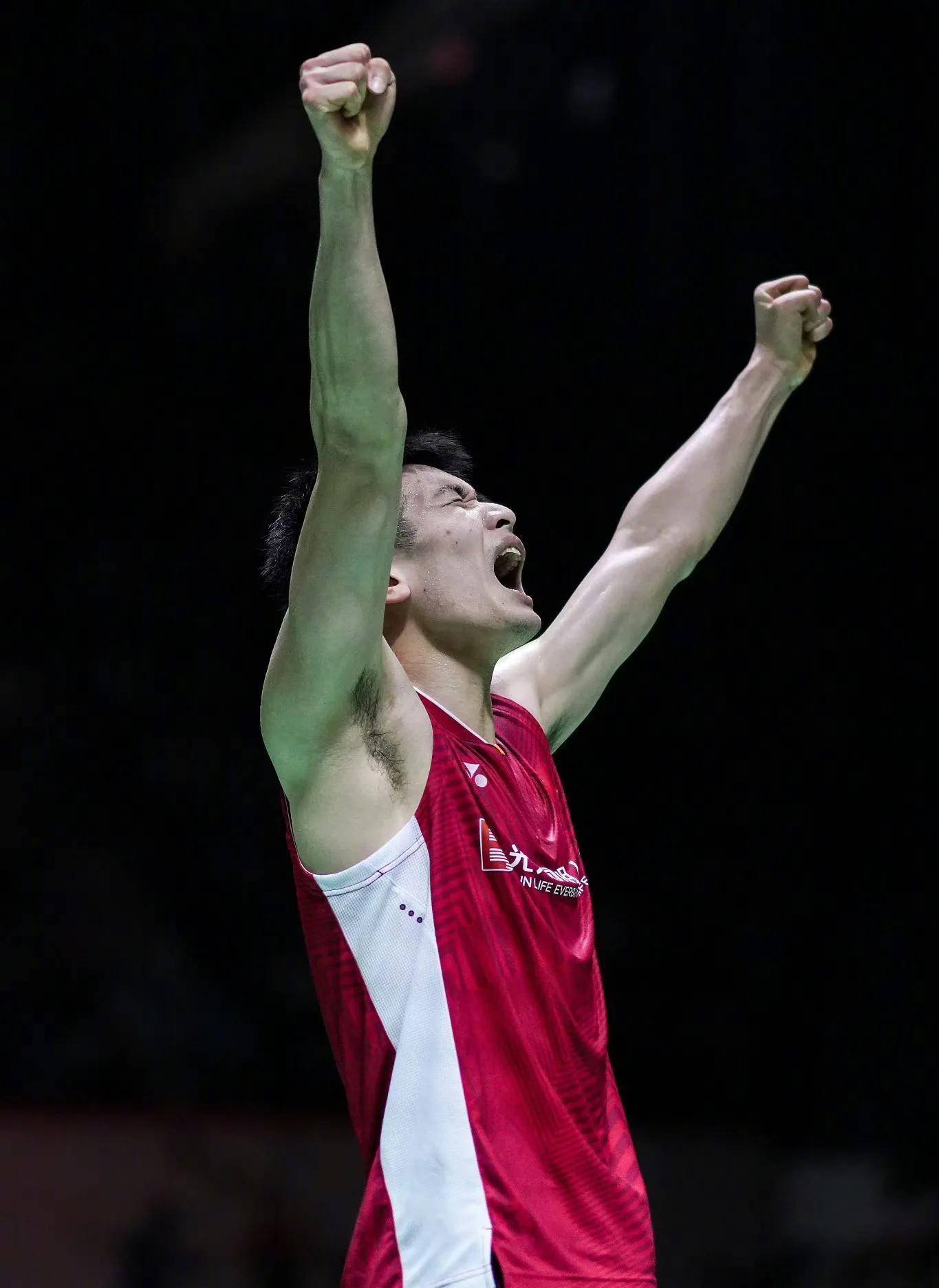 红军客场大获全胜，领先晋级赛道