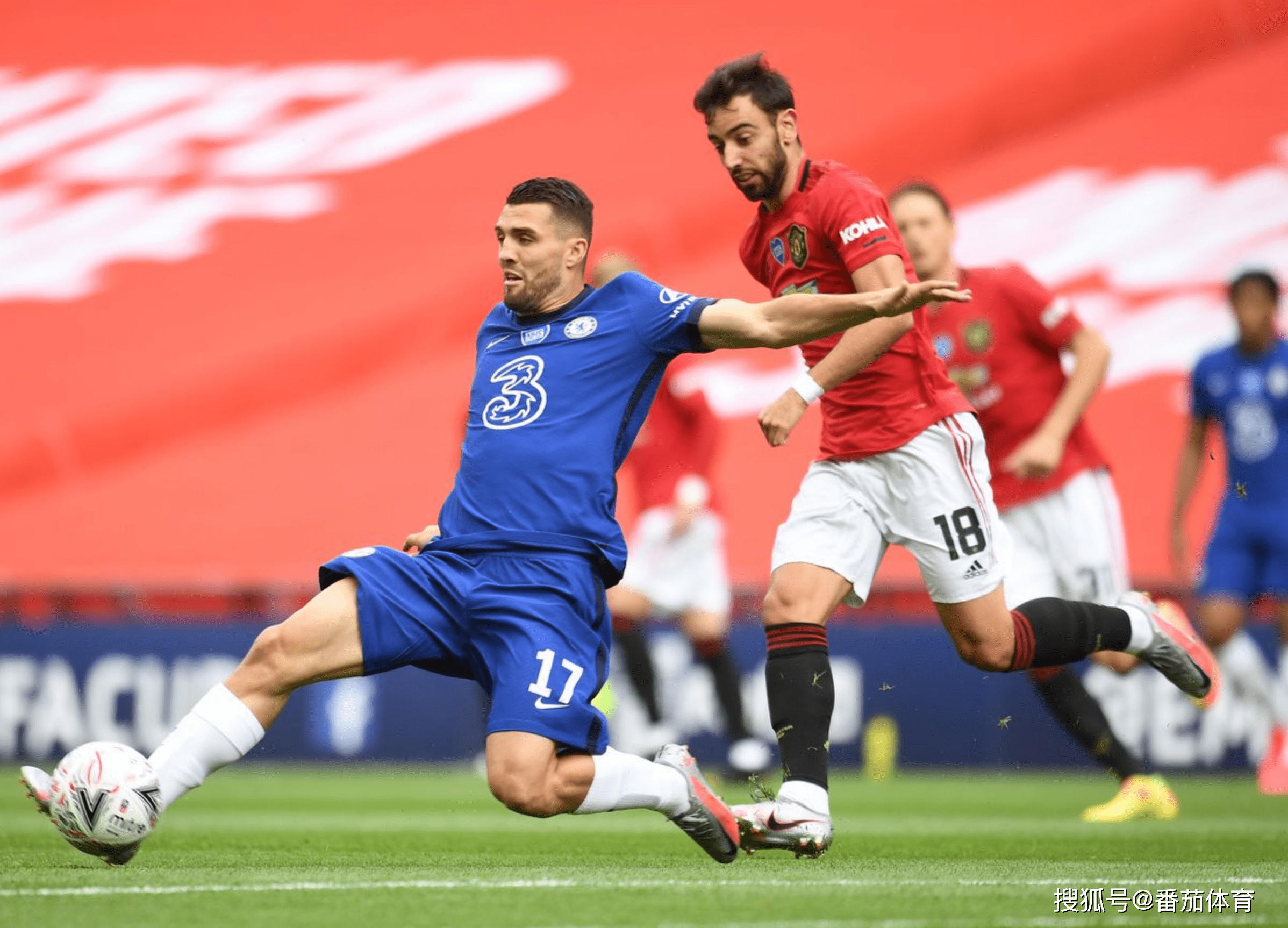 开云体育直播-热血角逐！欧洲足球冠军联赛掀起激烈风暴